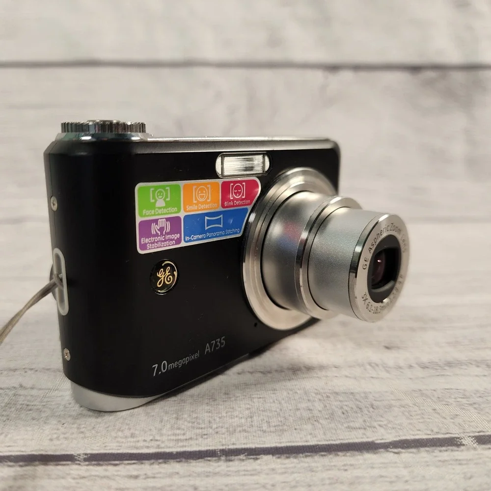 GE A735 Digital Camera 7.0MP Black 3x Optical Zoom with 2GB SD Card Y2K Digicam